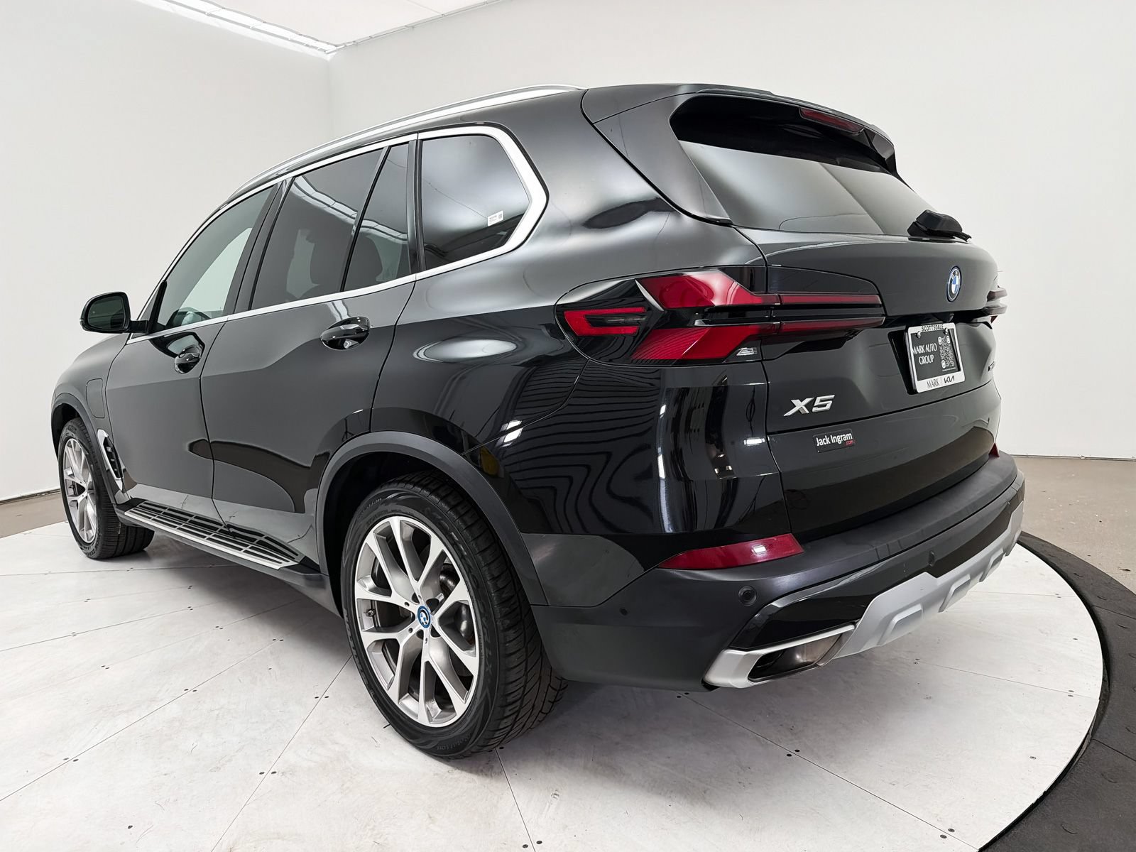 Used 2024 BMW X5 xDrive50e AWD/4WD image 15
