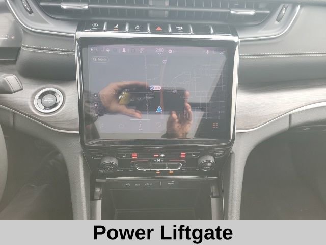 Used 2023 Jeep Grand Cherokee Limited image 9