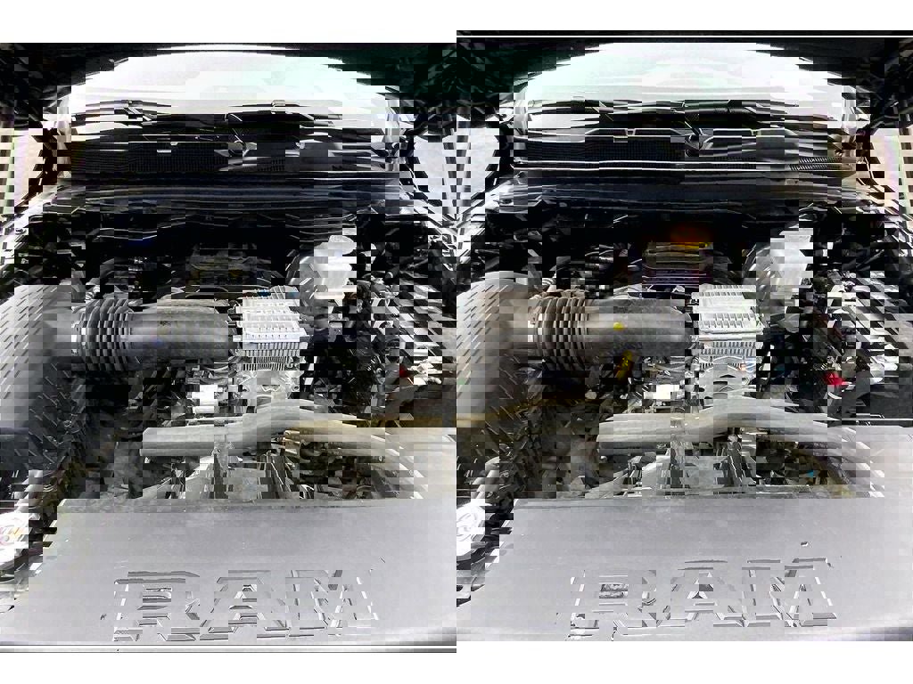 Used 2024 RAM 1500 Laramie image 12