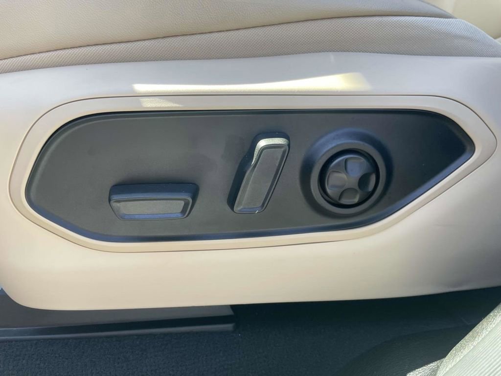 Certified 2025 Jeep Grand Cherokee Limited image 27