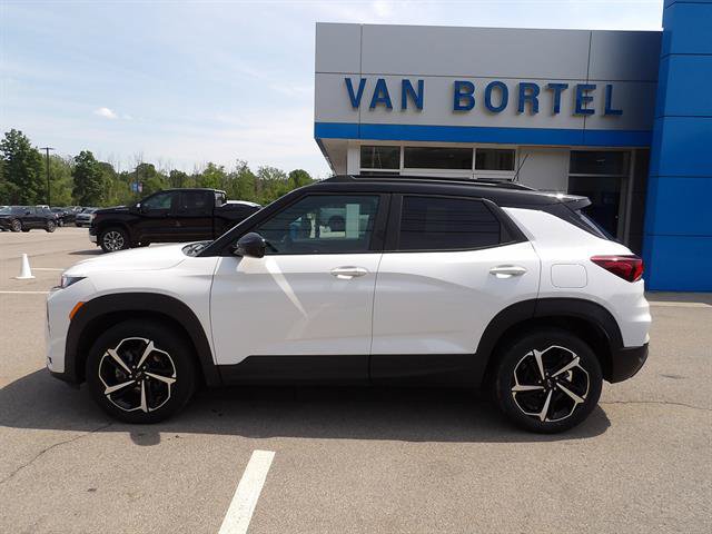 Certified 2022 Chevrolet TrailBlazer RS w/ Sun and Liftgate Package AWD/4WD image 2