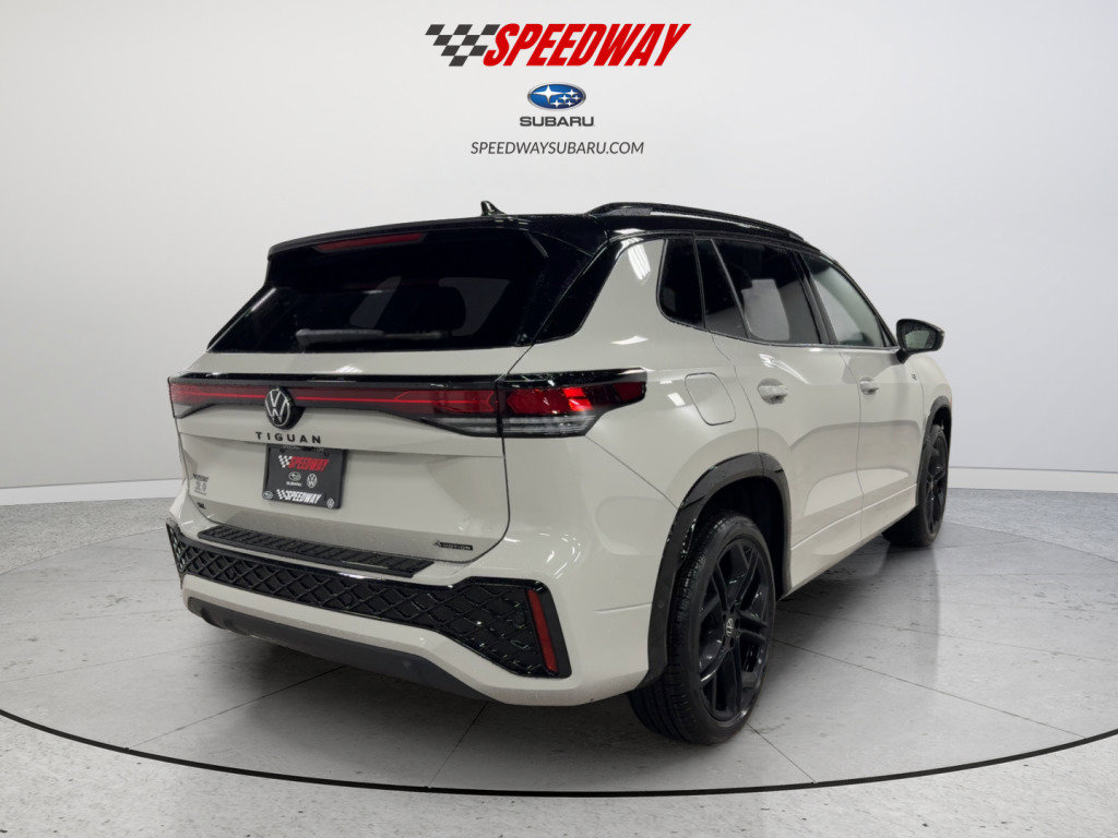 New 2026 Volkswagen Tiguan SE R-Line AWD/4WD image 10