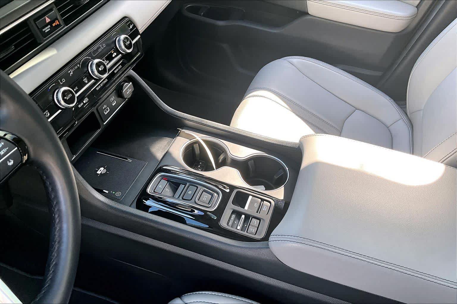 Used 2025 Honda Pilot Touring image 17