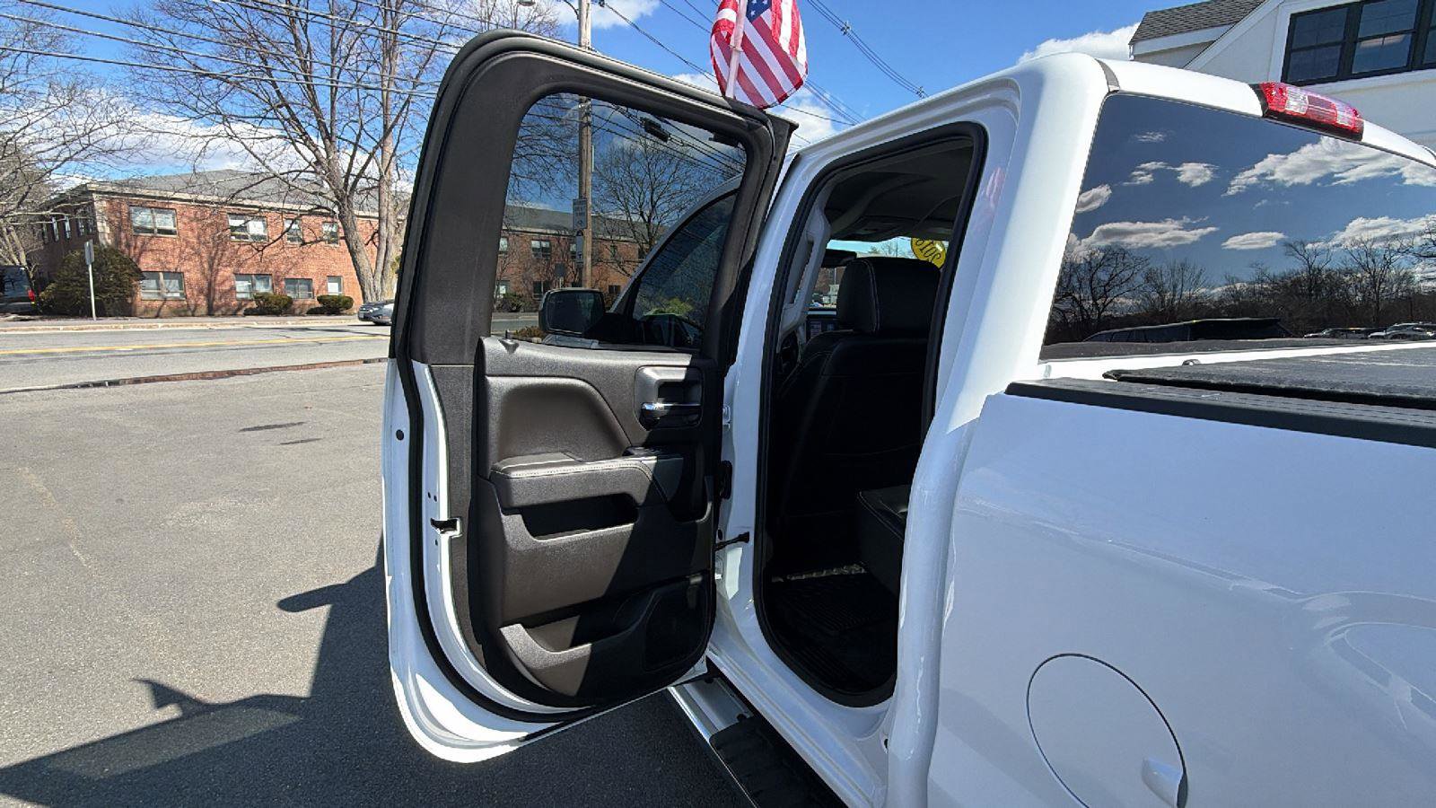 Used 2018 Chevrolet Silverado 1500 LT w/ All Star Edition image 29