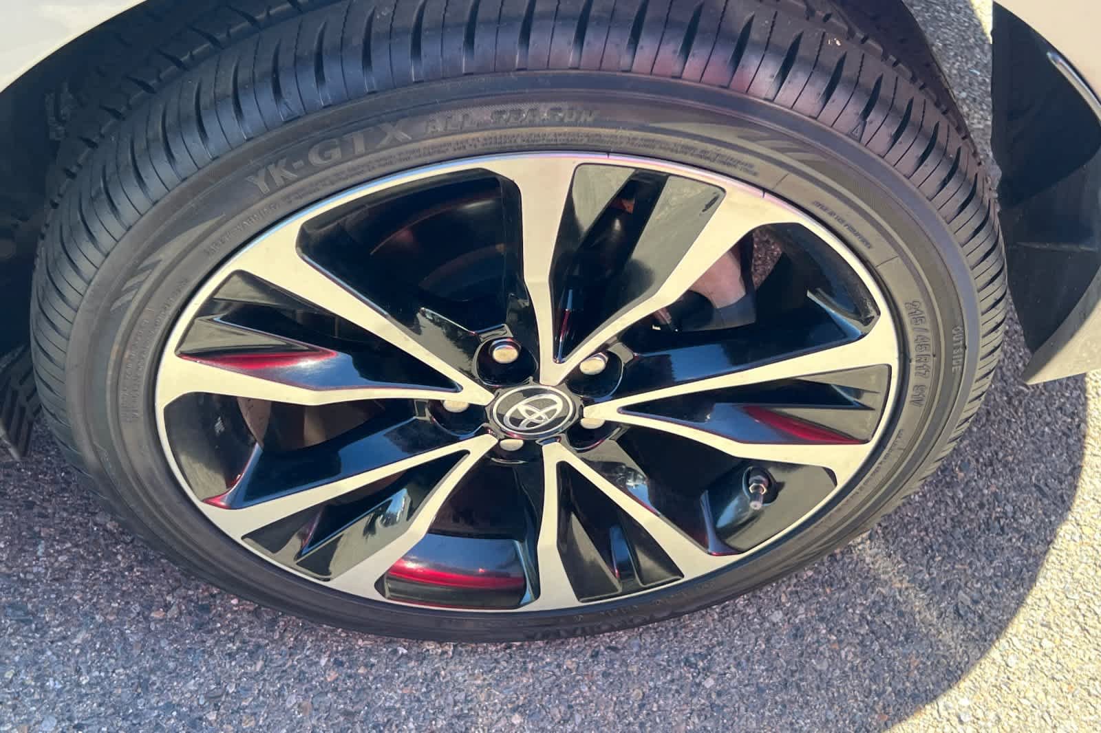 Used 2017 Toyota Corolla SE w/ SE Premium Package image 22