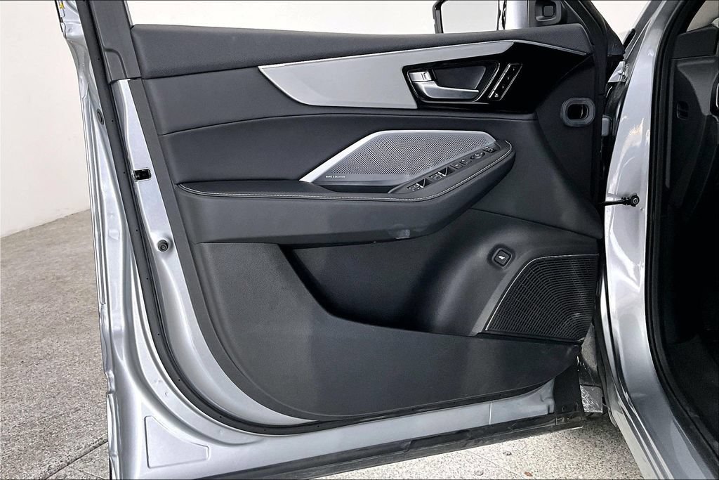 Certified 2026 Acura MDX w/ Technology Package FWD image 21