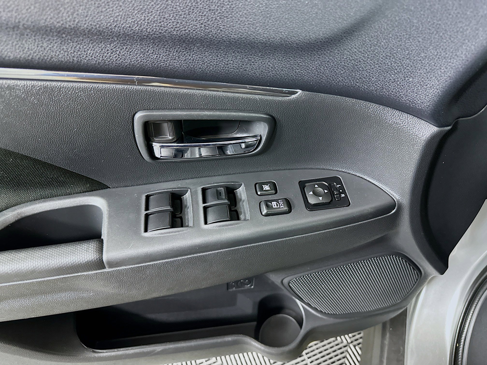 Used 2025 Mitsubishi Outlander Sport AWD image 15