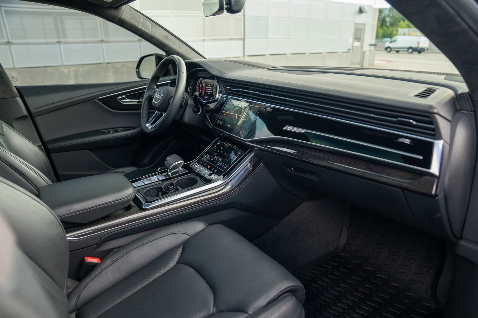 Used 2022 Audi Q8 Prestige AWD/4WD image 24