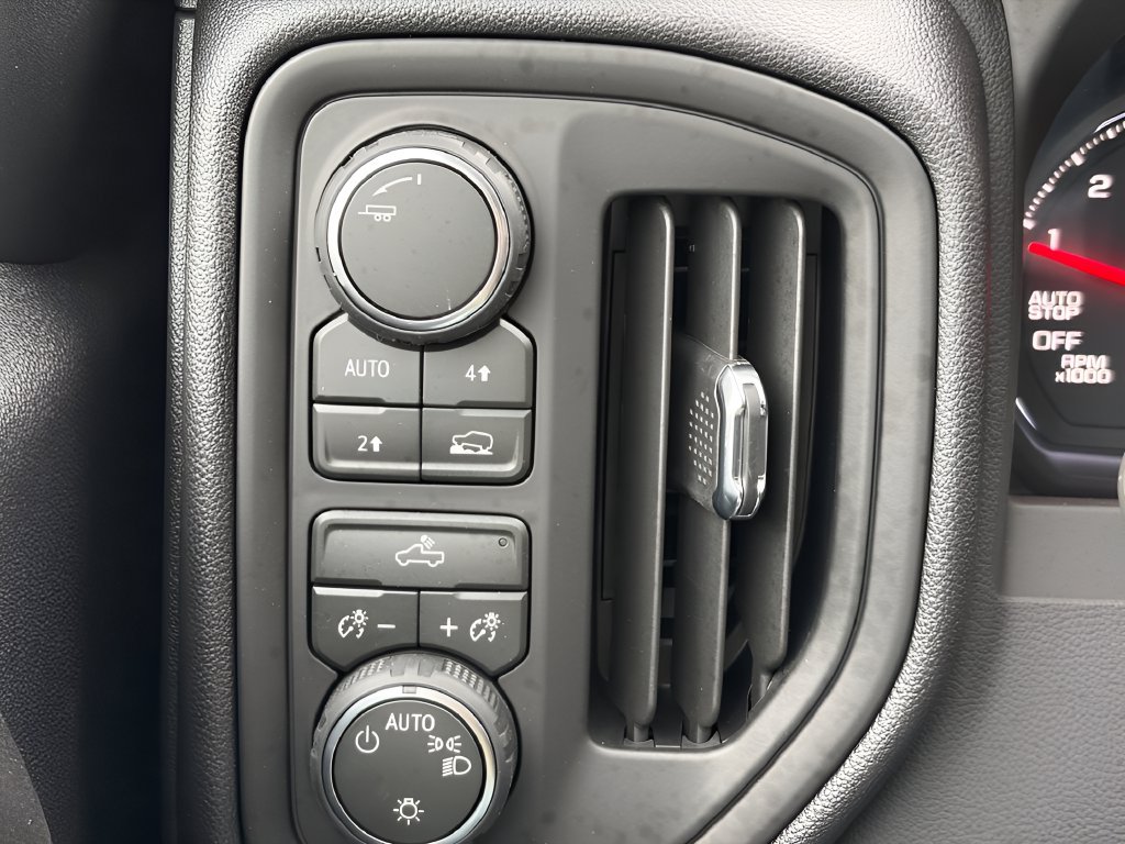 New 2026 Chevrolet Silverado 1500 Custom w/ Turbomax Blackout Package AWD/4WD image 17