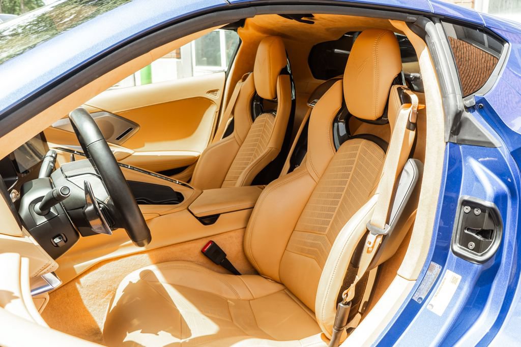 Used 2022 Chevrolet Corvette Stingray Premium Cpe w/ Z51 Performance Package RWD image 6