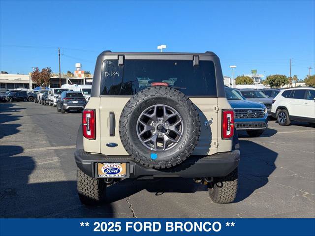 New 2025 Ford Bronco Badlands AWD/4WD image 4