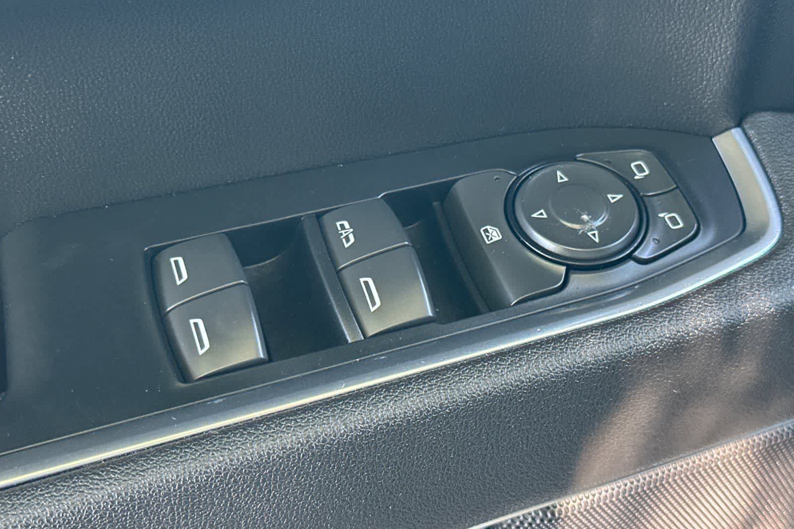 Used 2025 Chevrolet Silverado 1500 LT AWD/4WD image 14
