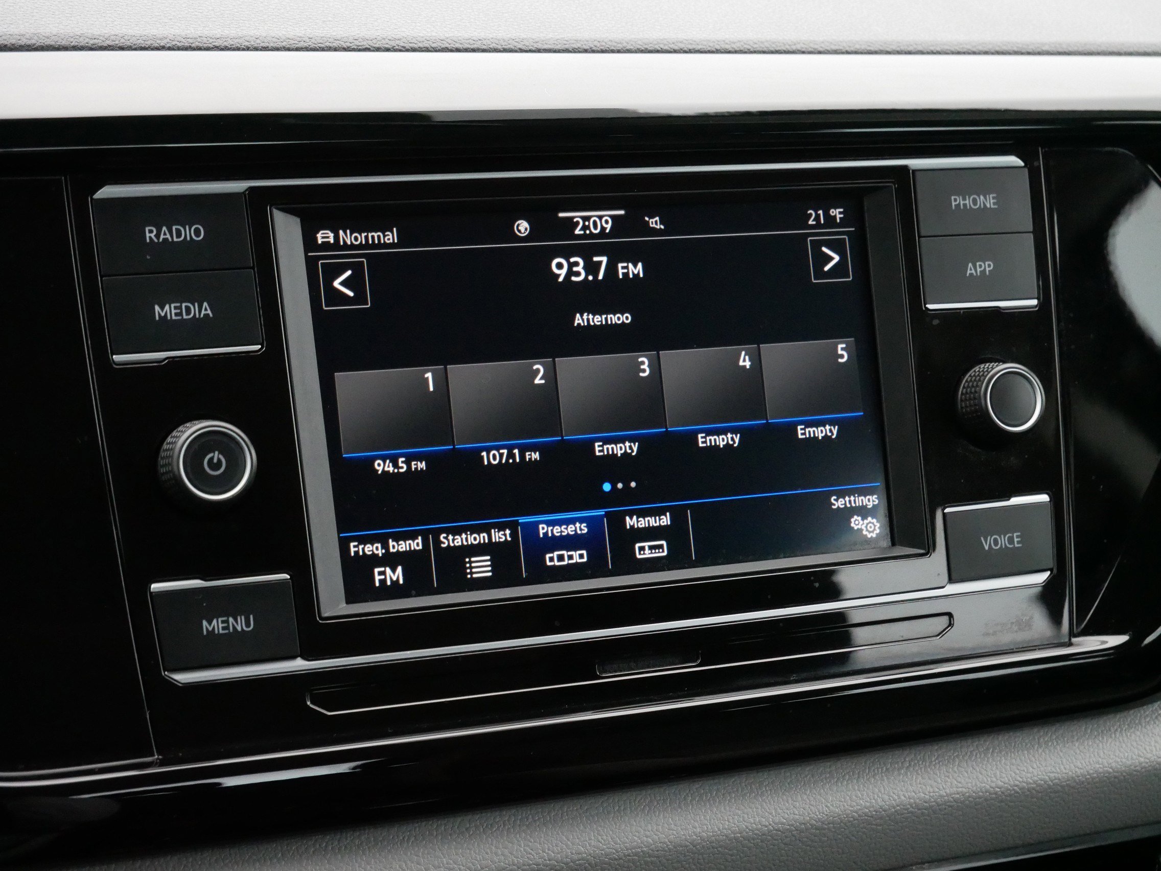 Certified 2023 Volkswagen Taos S w/ IQ Drive S Package image 22