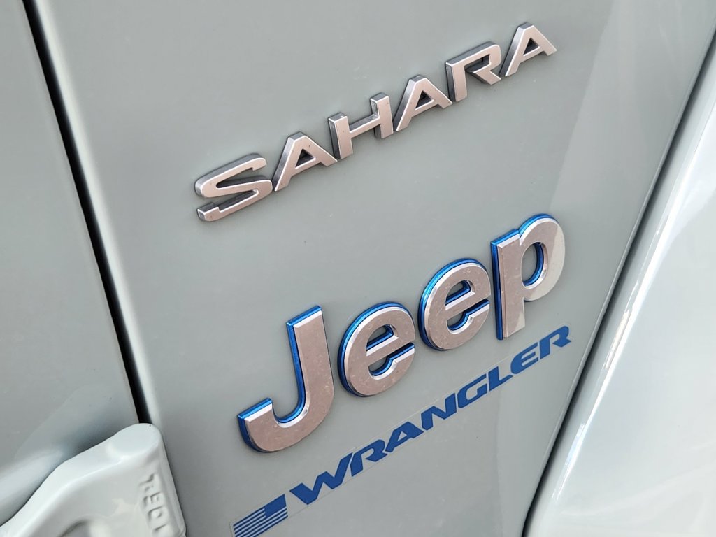 Used 2023 Jeep Wrangler Unlimited Sahara w/ Cold Weather Group AWD/4WD image 11