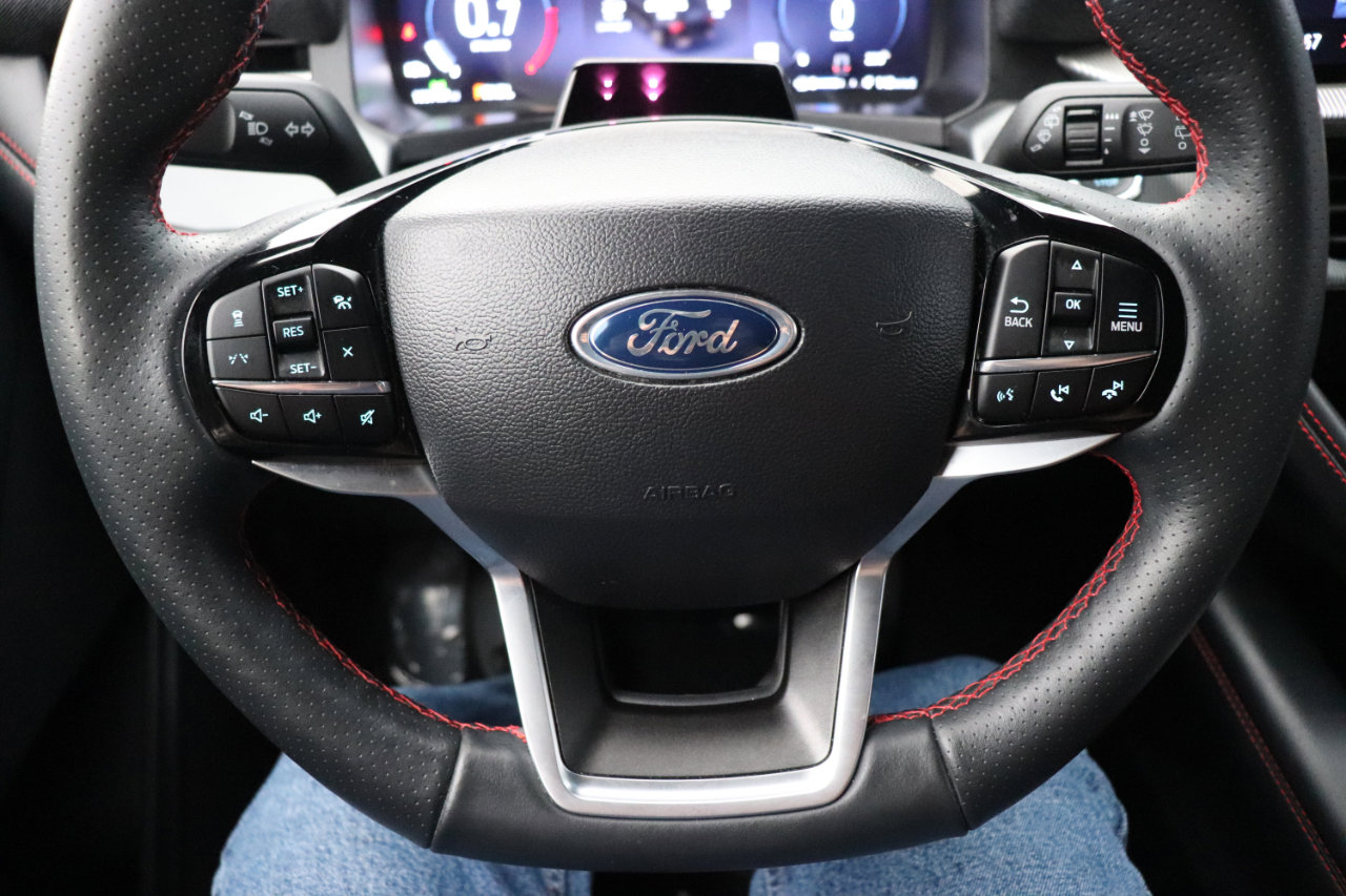 Used 2025 Ford Explorer ST-Line image 31