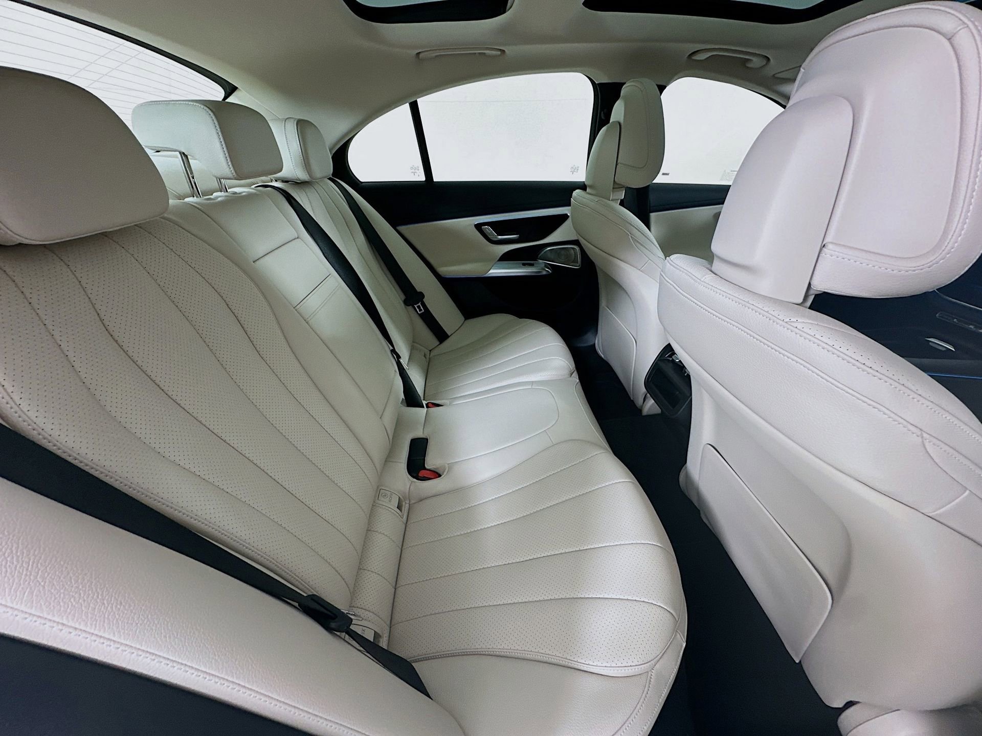 New 2026 Mercedes-Benz E 350 4MATIC Sedan image 29