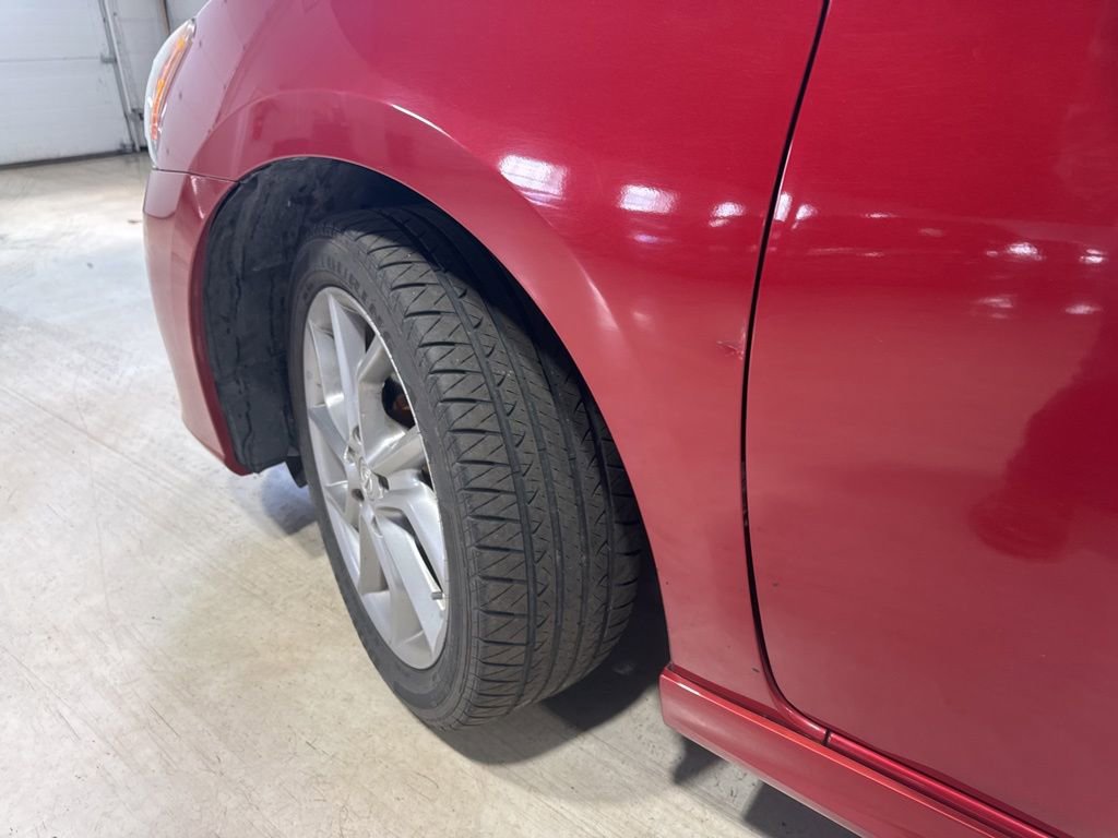 Used 2013 Nissan Sentra SR w/ Driver Pkg FWD image 3