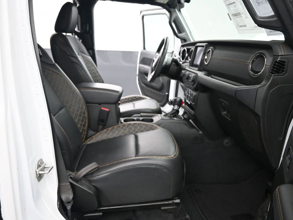 Used 2023 Jeep Gladiator Overland image 18