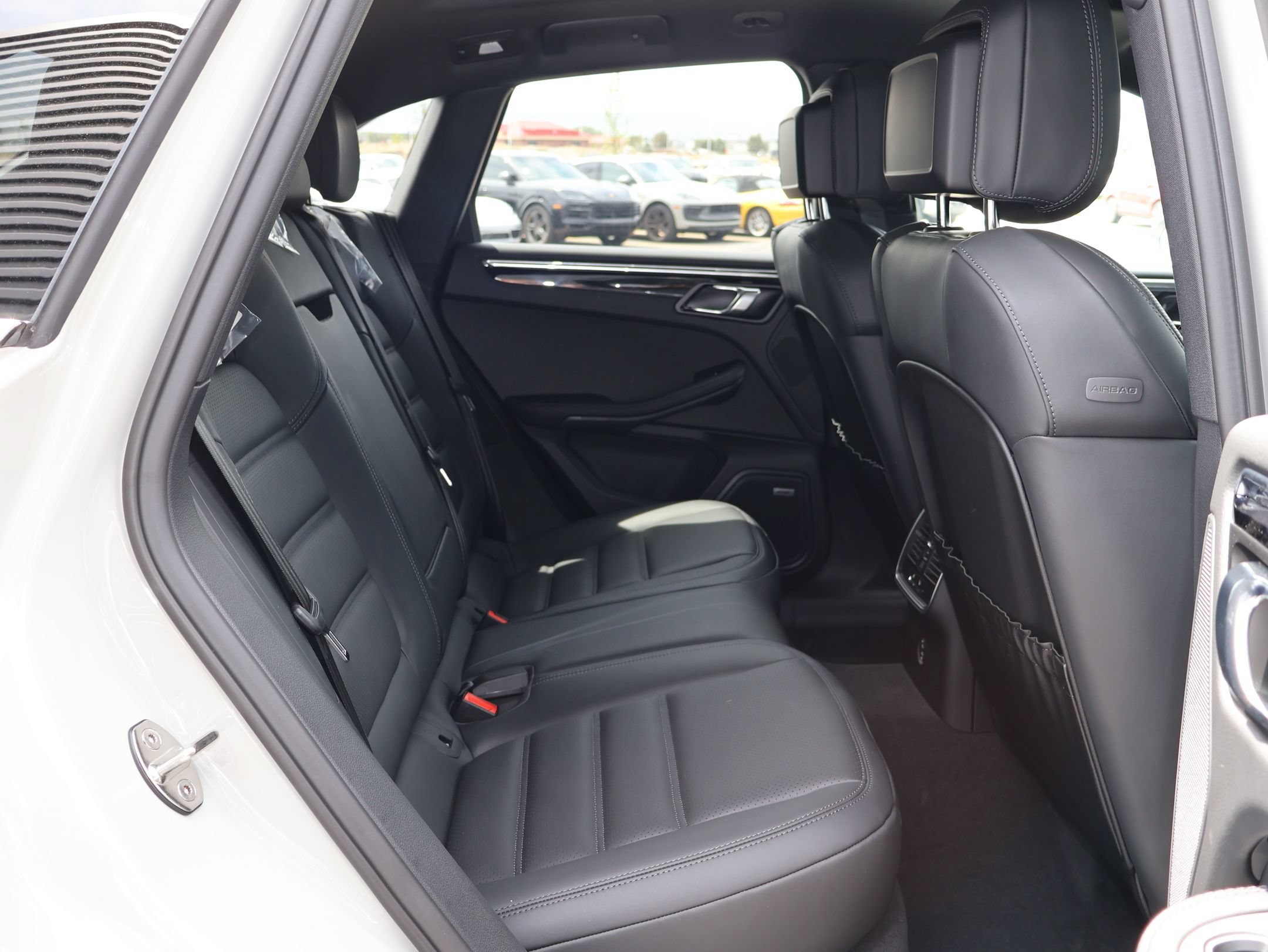 New 2026 Porsche Macan Turbo AWD/4WD image 28