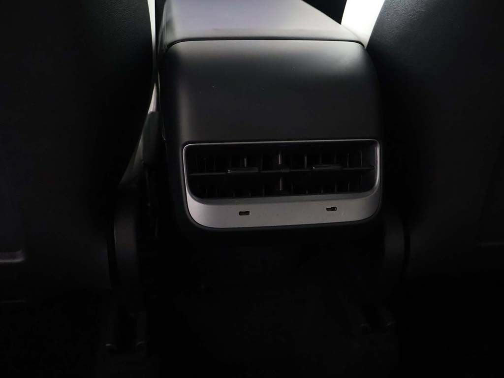 Used 2024 Tesla Model Y Performance AWD/4WD image 46