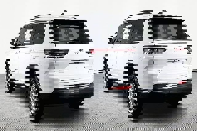 New 2026 Jeep Grand Cherokee L Laredo image 4