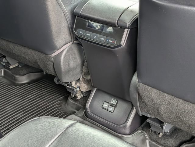 Used 2023 Toyota Highlander XSE image 33
