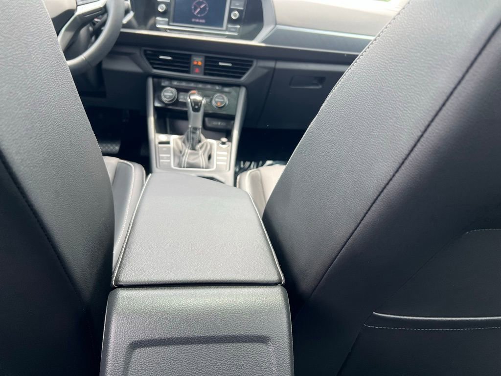 Used 2024 Volkswagen Jetta SE w/ Panoramic Sunroof Package image 21