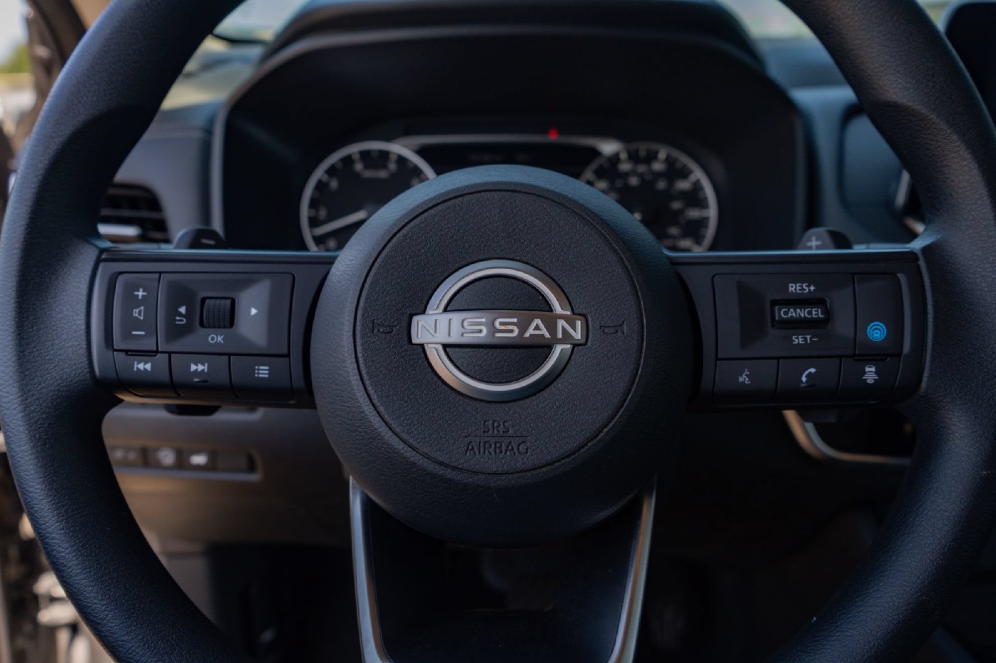 Used 2024 Nissan Rogue SV FWD image 11
