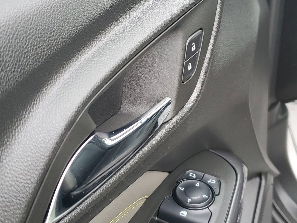 Used 2025 Chevrolet Trax ACTIV w/ Sunroof Package image 23