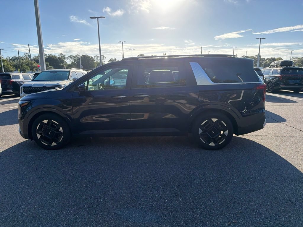 Certified 2025 Kia Carnival EX FWD image 8