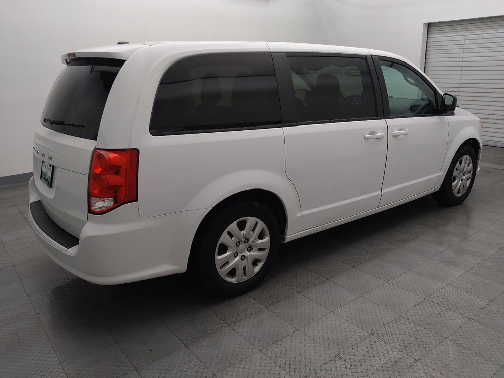 Used 2018 Dodge Grand Caravan SE w/ UConnect Hands-Free Group image 10