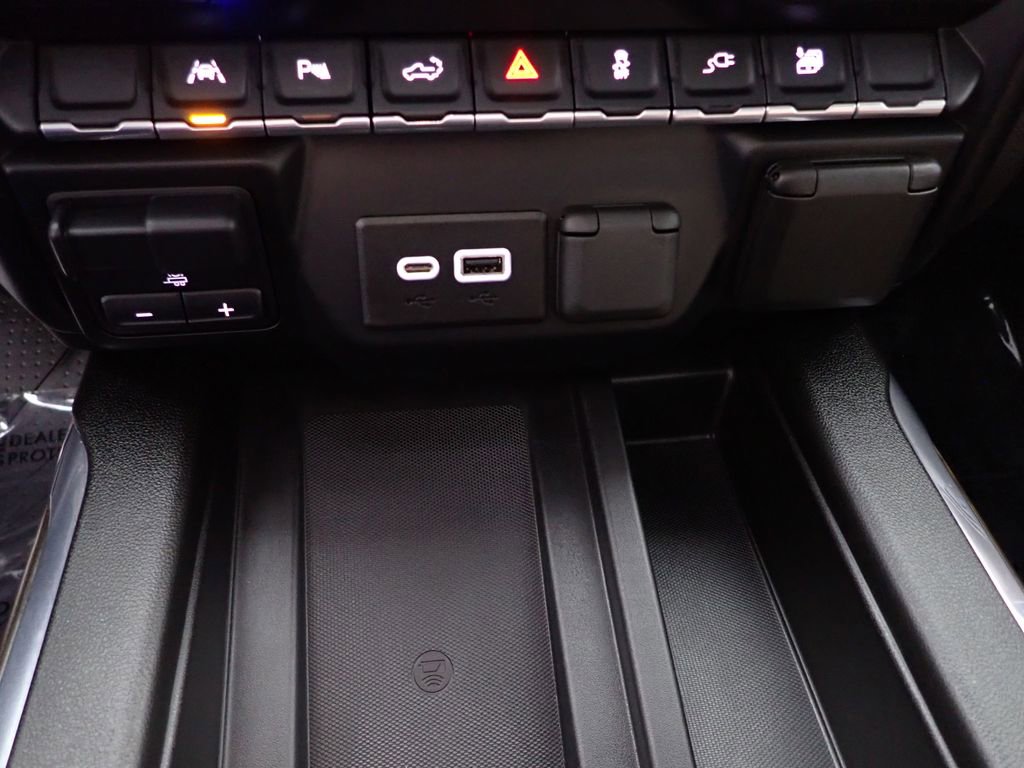 Used 2022 Chevrolet Silverado 1500 High Country w/ LPO, Dark Essentials Package image 36