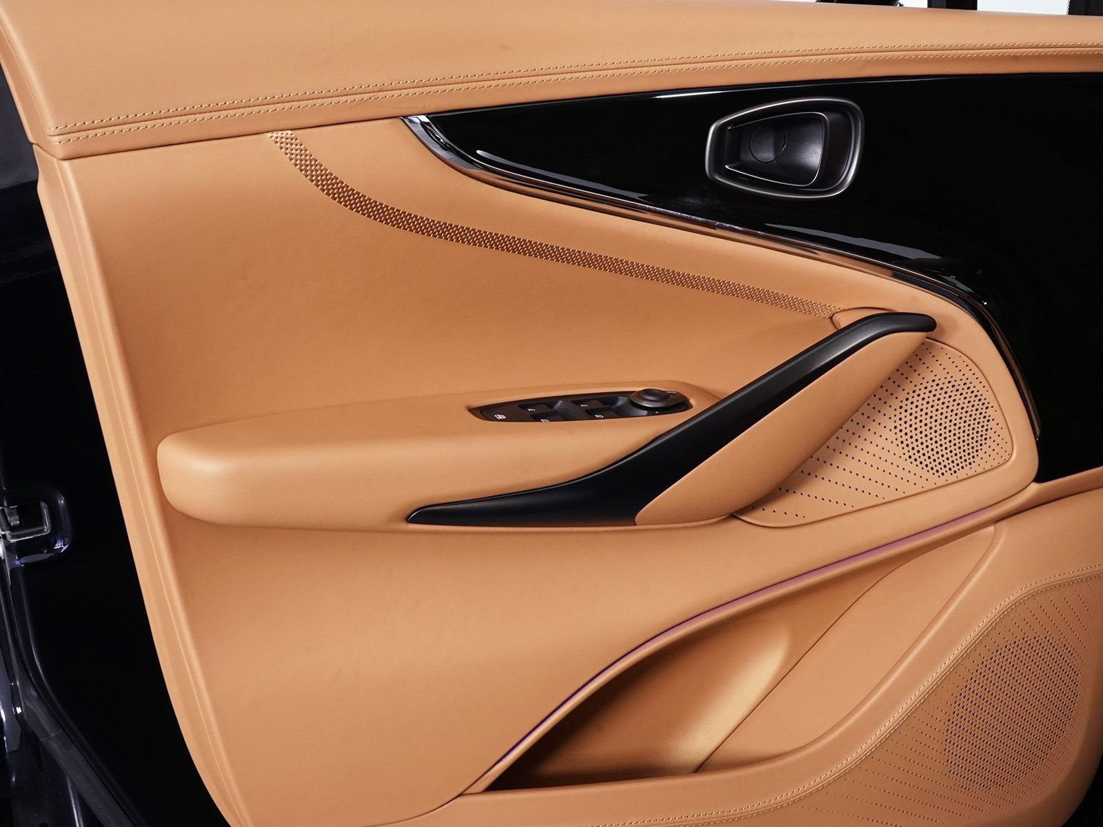New 2026 Aston Martin DBX 707 AWD/4WD image 32
