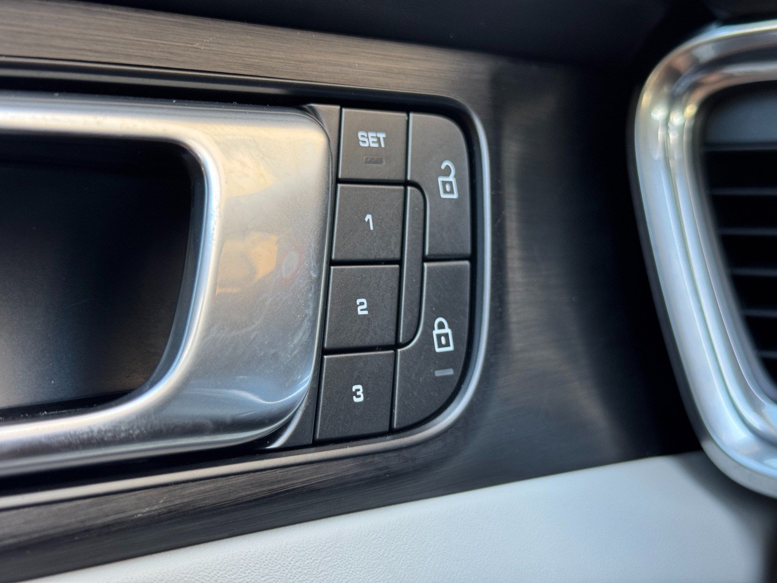 Used 2023 Porsche Panamera Platinum Edition RWD image 18