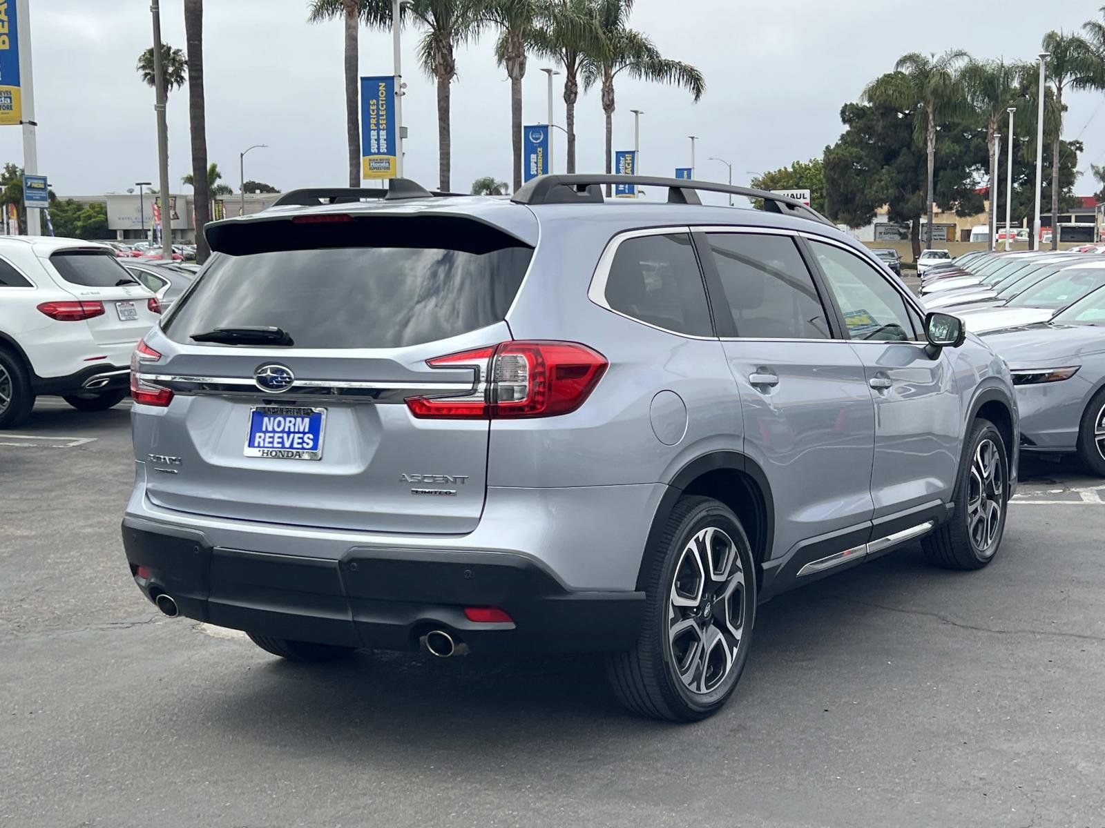 Used 2023 Subaru Ascent Limited w/ Technology Package AWD/4WD image 29