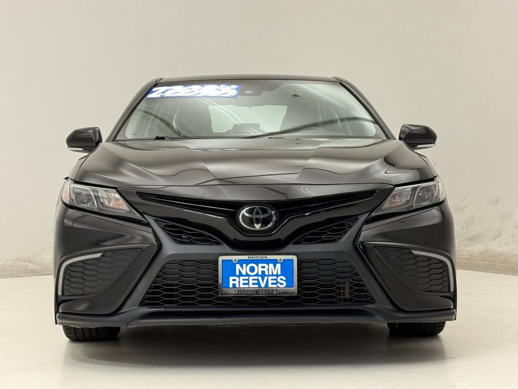 Used 2023 Toyota Camry SE FWD image 3