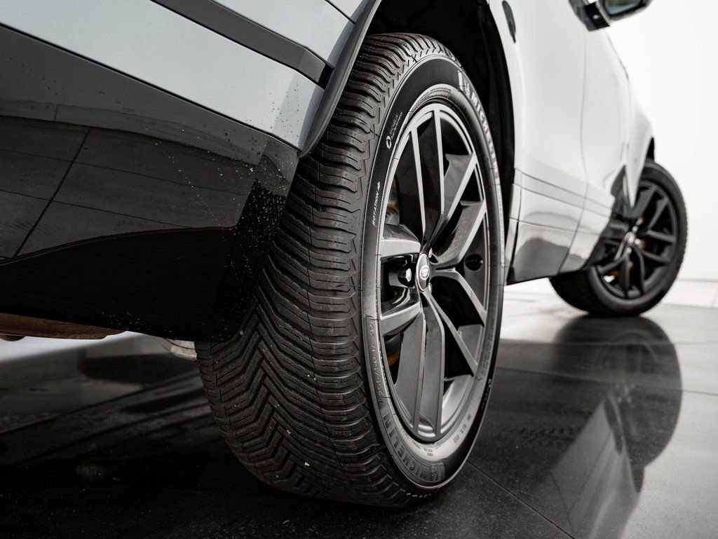 Used 2024 Land Rover Range Rover Velar Dynamic SE AWD/4WD image 49