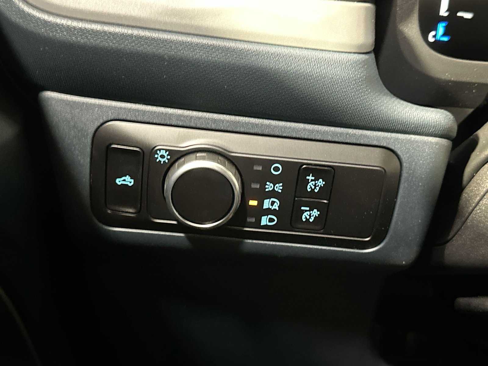 New 2026 Ford Maverick XL image 21