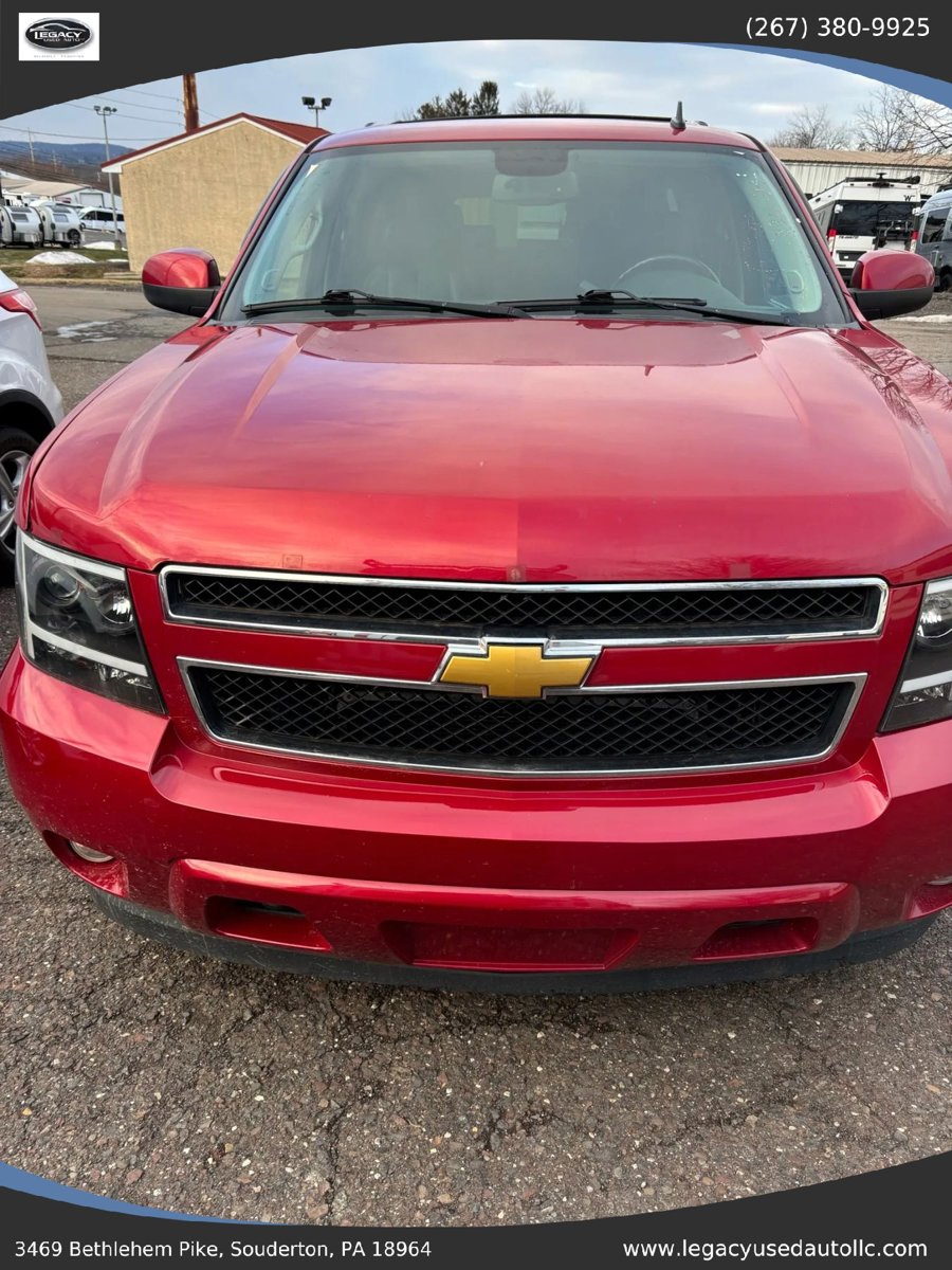 Used 2013 Chevrolet Suburban LT image 12