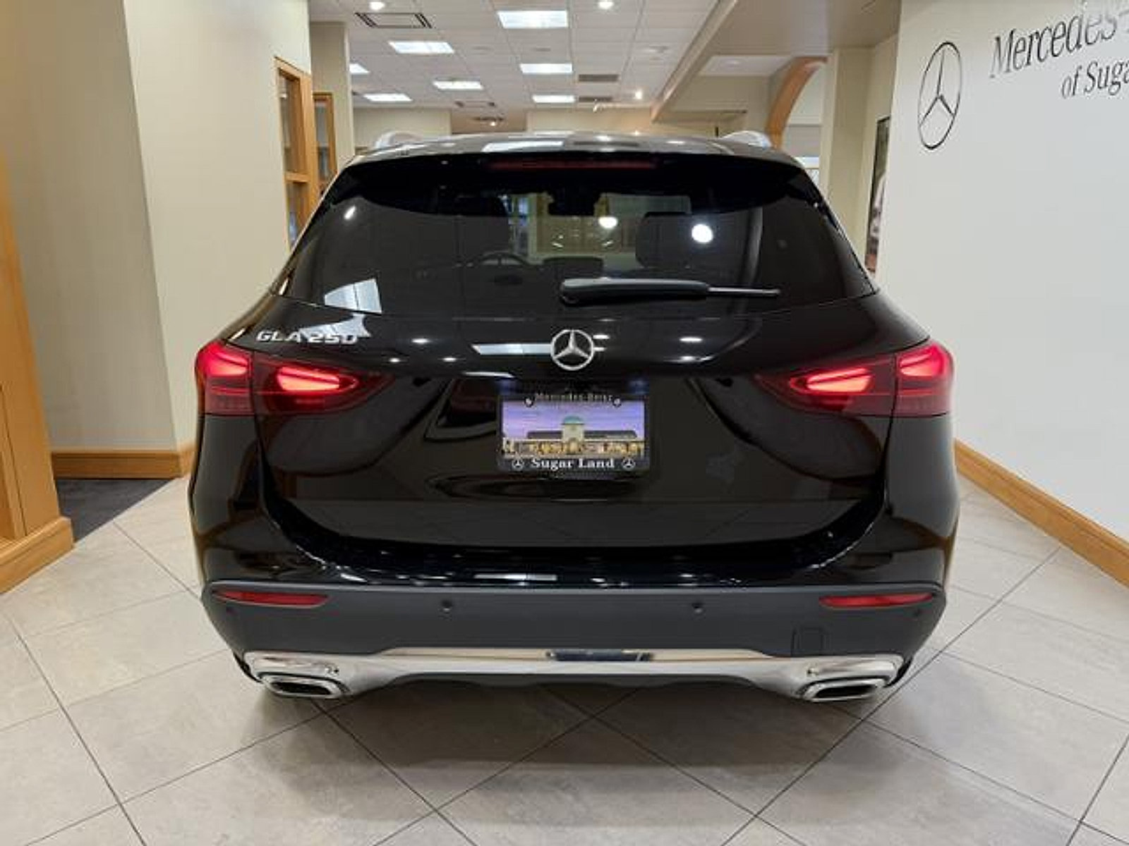 Used 2025 Mercedes-Benz GLA 250 image 4