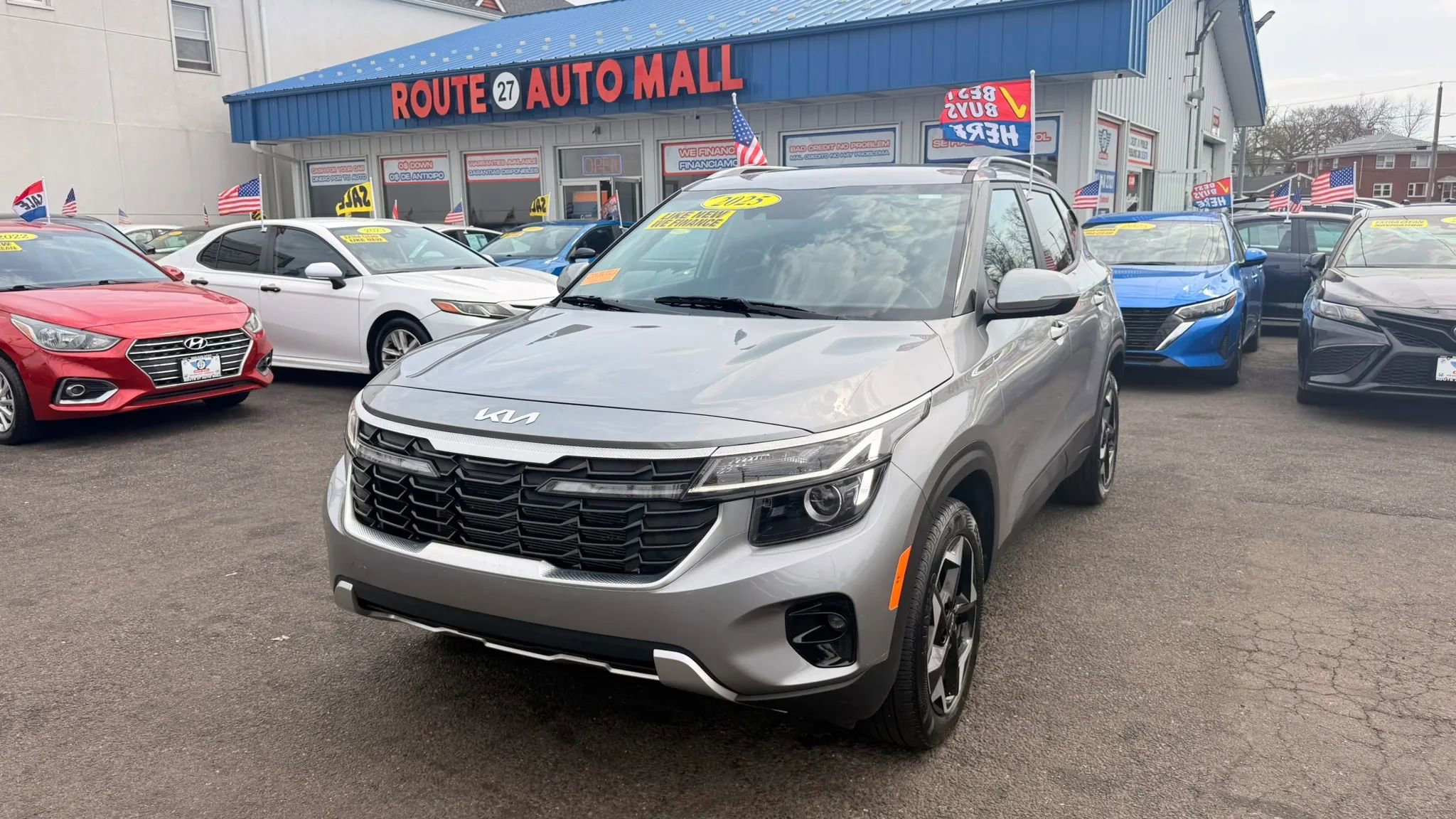 Used 2025 Kia Seltos S FWD image 4