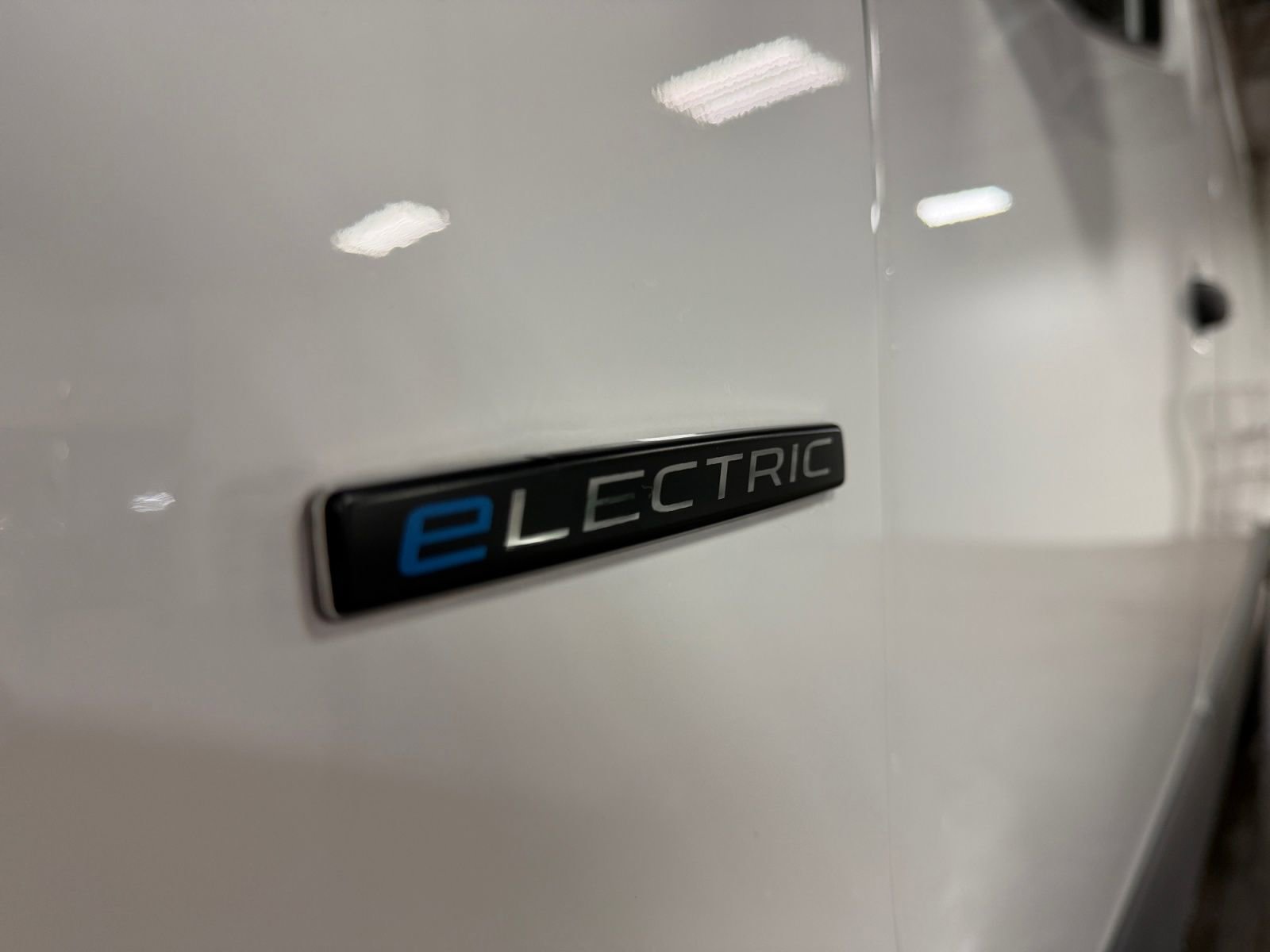 Used 2024 Mercedes-Benz eSprinter 170 Cargo w/ Dashboard Charging Package image 12