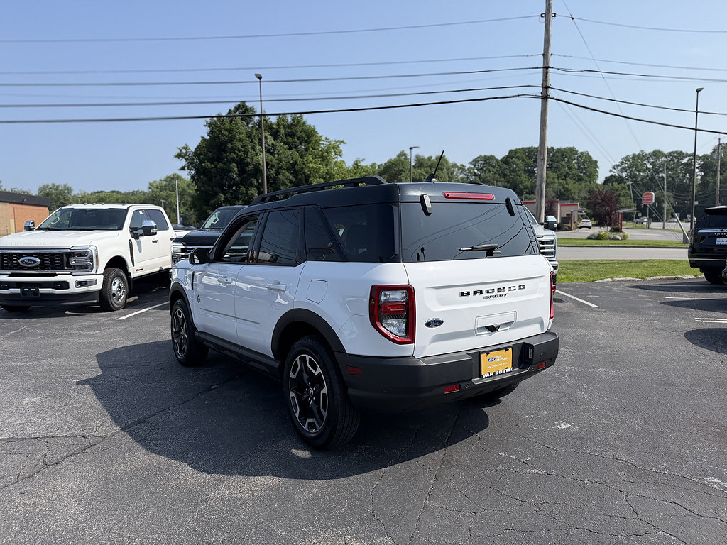 Certified 2024 Ford Bronco Sport Outer Banks w/ Tech Package AWD/4WD image 4