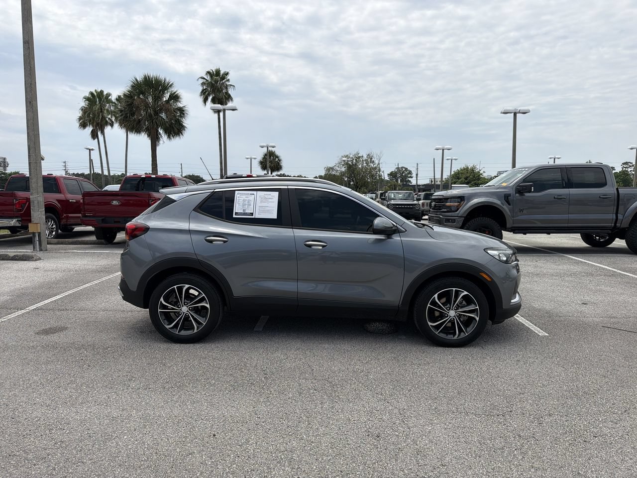 Used 2020 Buick Encore GX Essence FWD image 2