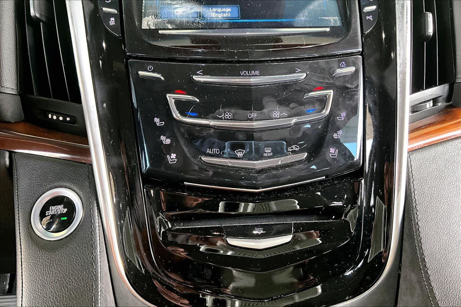 Used 2017 Cadillac Escalade Luxury AWD/4WD image 32