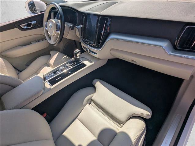 Used 2019 Volvo XC60 T5 Momentum w/ Multimedia Package FWD image 22