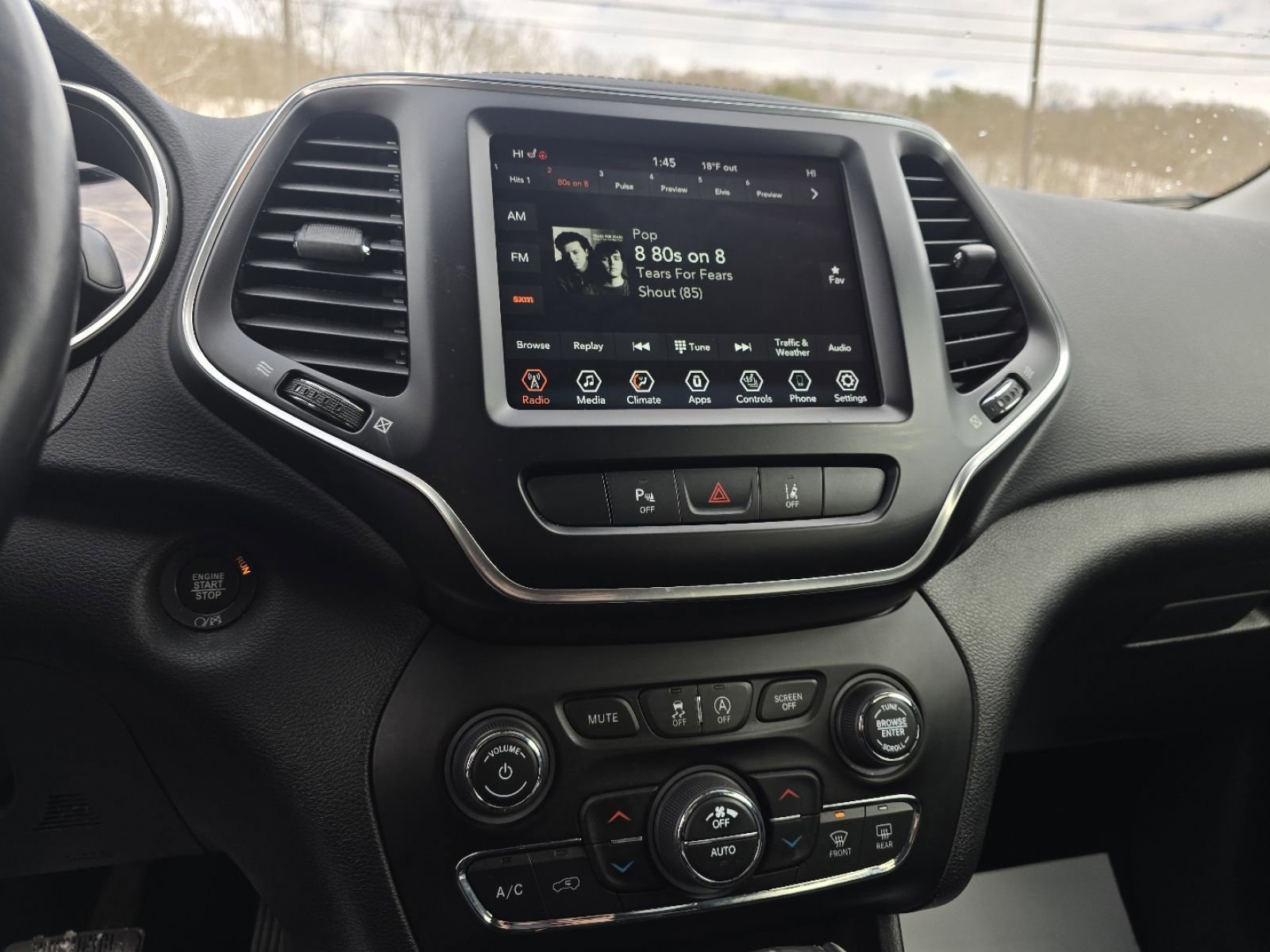 Used 2021 Jeep Cherokee Latitude Lux w/ Comfort/Convenience Group image 26