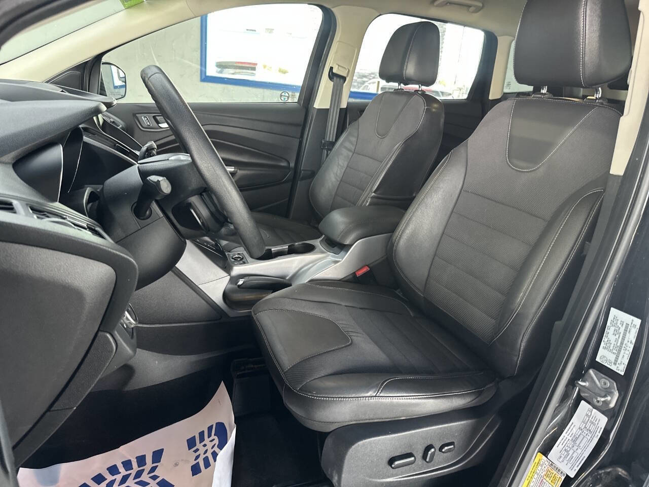 Used 2015 Ford Escape SE w/ SE Chrome Package image 15
