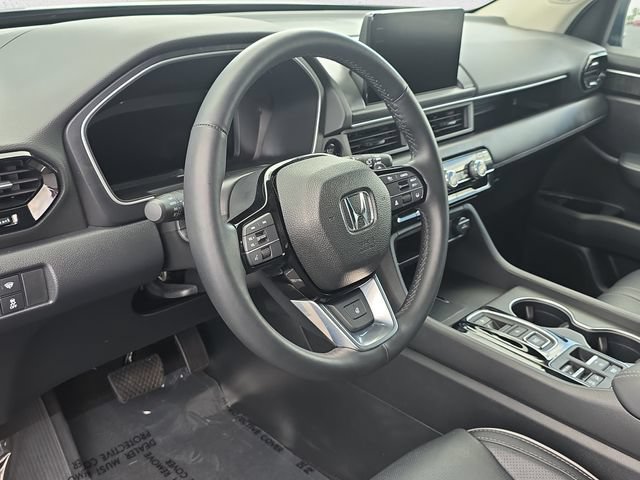 Used 2025 Honda Pilot Elite image 18