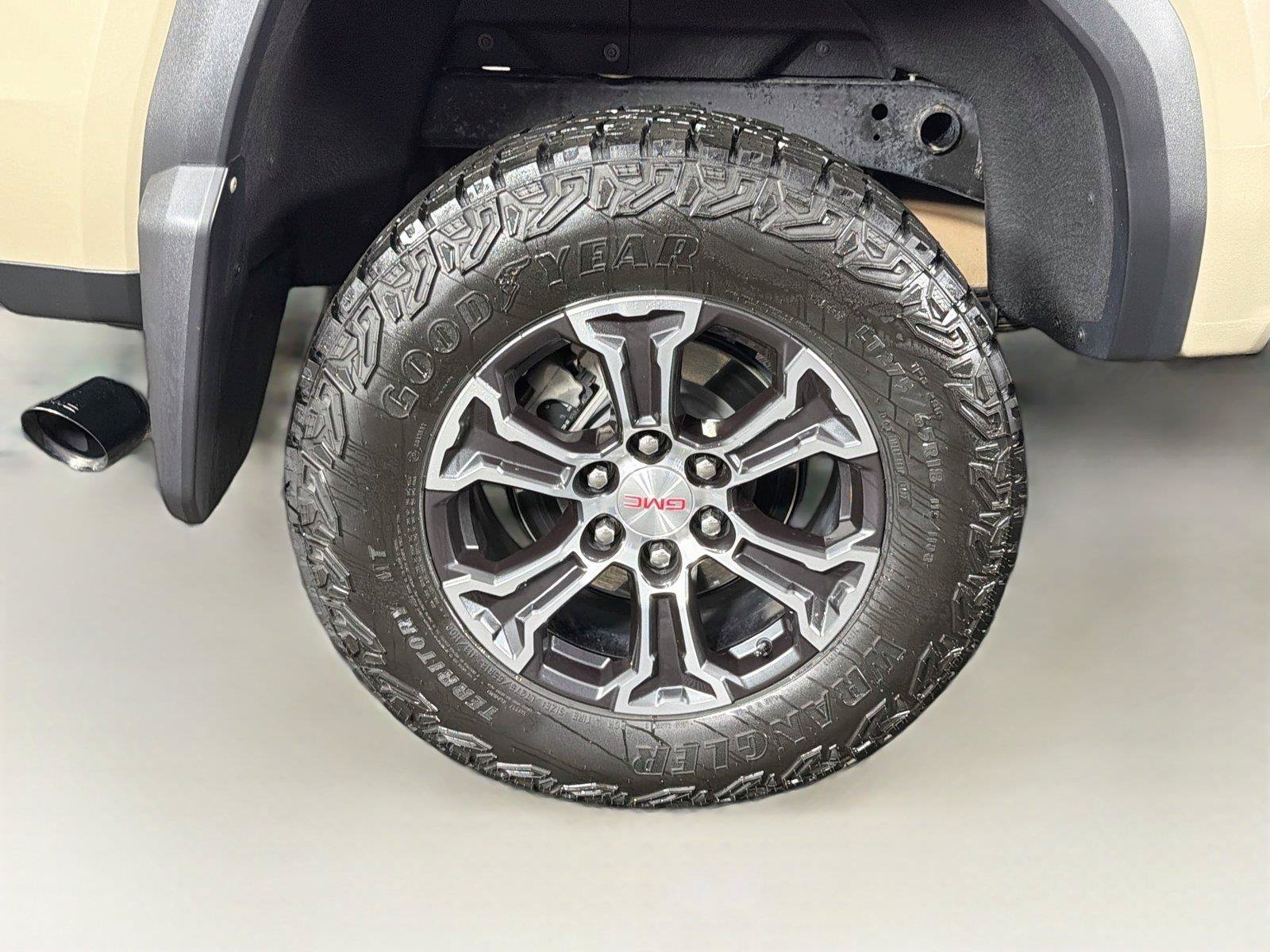 Used 2023 GMC Canyon AT4 w/ AT4 Premium Package AWD/4WD image 34